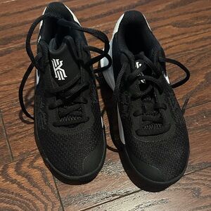 Nike Kids Black and White Sneakers Kyrie